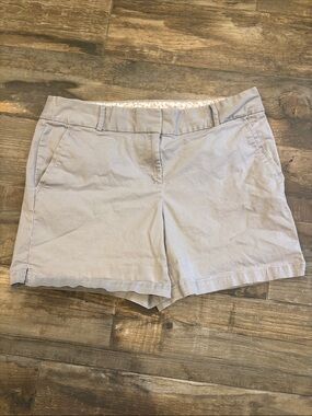 Classic Women's Light DoveGray Chino Shorts